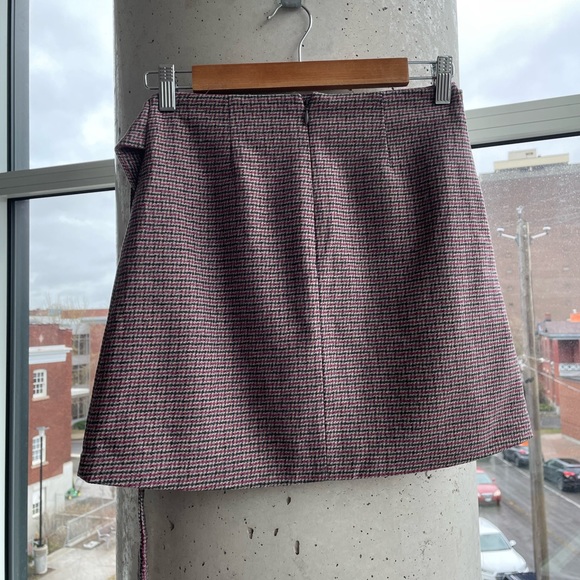 Aritzia Dorine Skirt - Size 0 - Picture 3 of 3